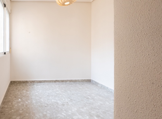 Resale - Apartment - La Florida  - La Florida