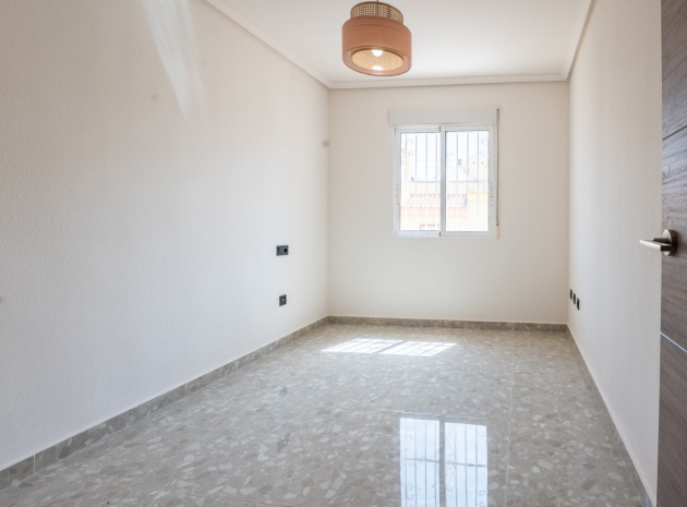 Resale - Apartment - La Florida  - La Florida