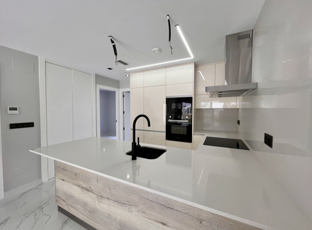 Wederverkoop - Appartement - Punta Prima - Res. Innova Beach