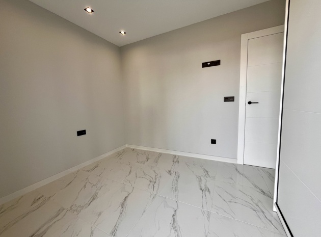 Wederverkoop - Appartement - Punta Prima - Res. Innova Beach