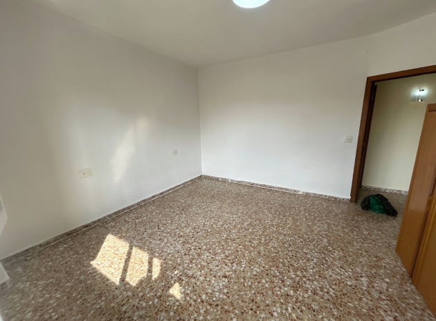 Resale - Apartment - Jacarilla