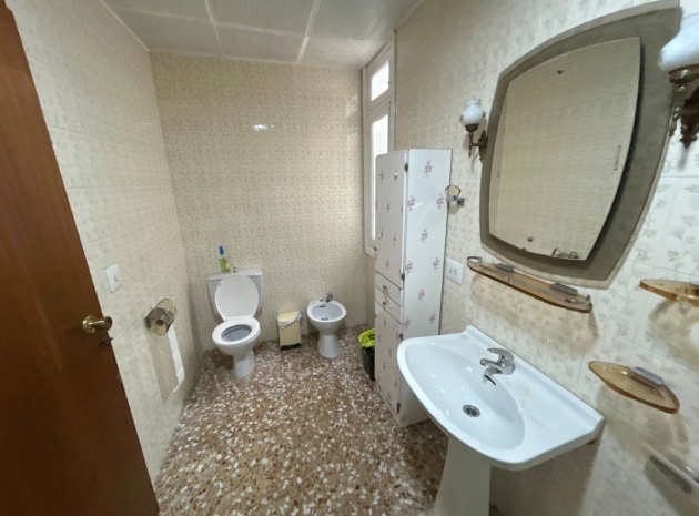 Resale - Apartment - Jacarilla