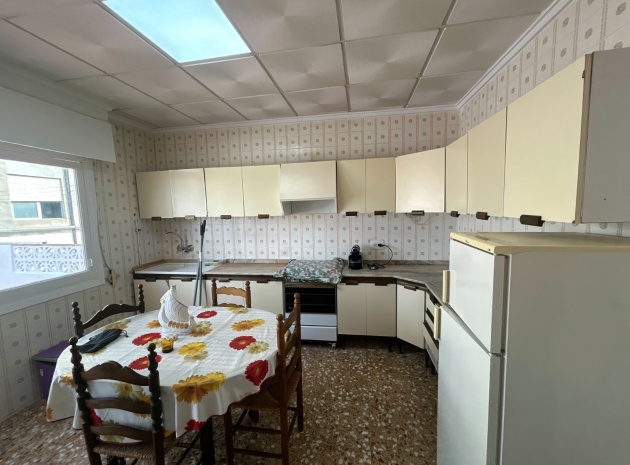 Resale - Apartment - Jacarilla