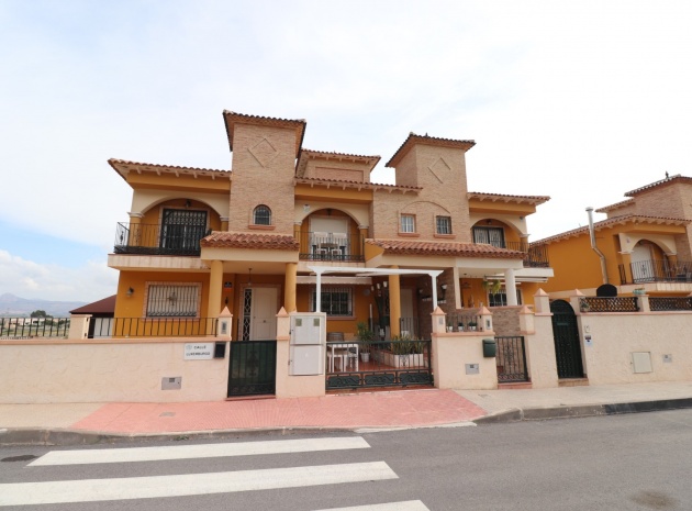 Återförsäljning - Radhus - Cox - Cox - Country