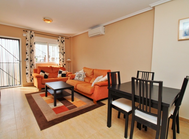 Återförsäljning - Radhus - Villamartin