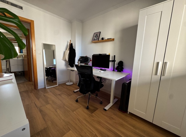 Resale - Apartment - Guardamar del Segura - Puerto Deportivo