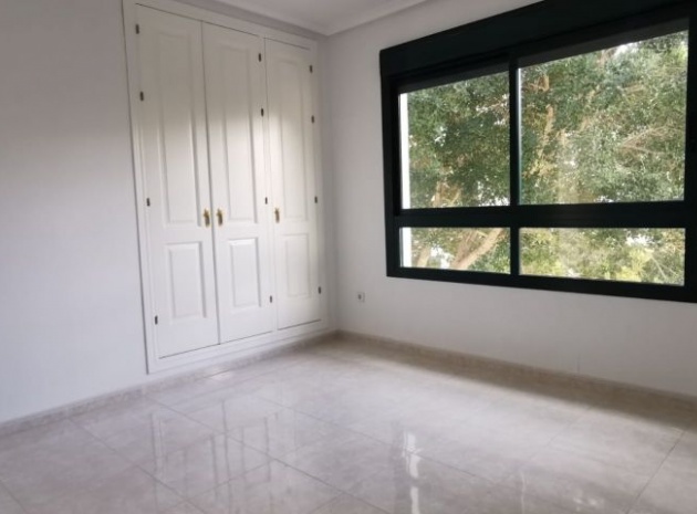 Resale - Apartment - Campoamor