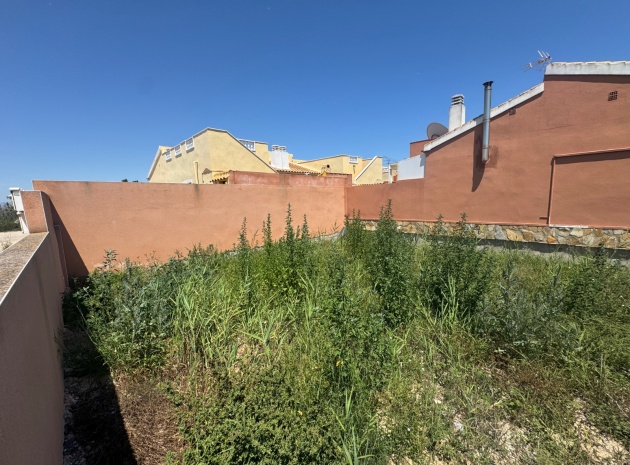 Revente - Terre - Daya Nueva