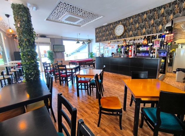 Resale - Commercial - Villamartin