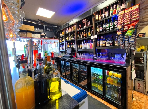 Resale - Commercial - Villamartin