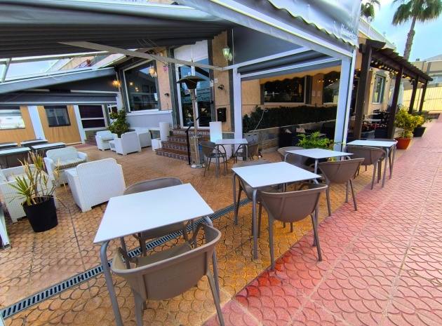 Resale - Commercial - Villamartin