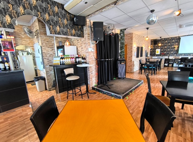 Resale - Commercial - Villamartin