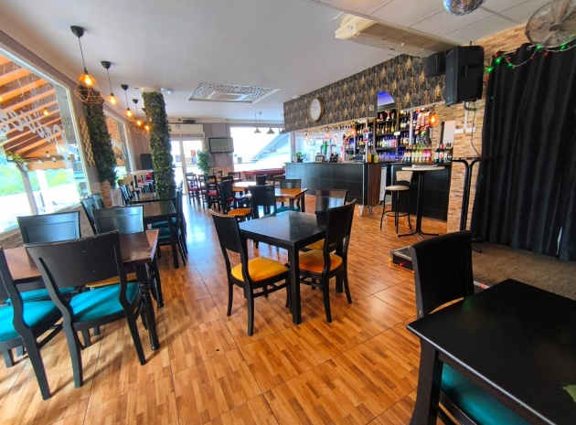 Resale - Commercial - Villamartin