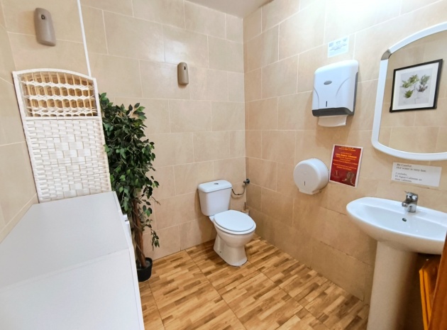 Resale - Commercial - Villamartin