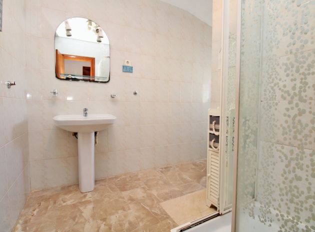 Resale - Townhouse - Villamartin - lomas del golf