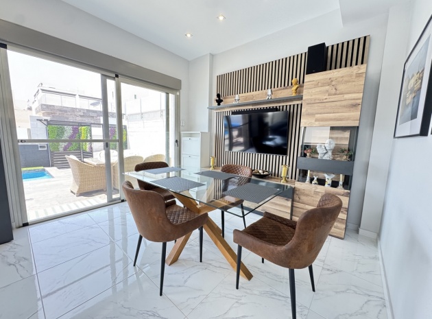 Återförsäljning - Villa - Villamartin