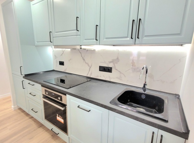 Resale - Apartment - Torrevieja - Beachside Torrevieja