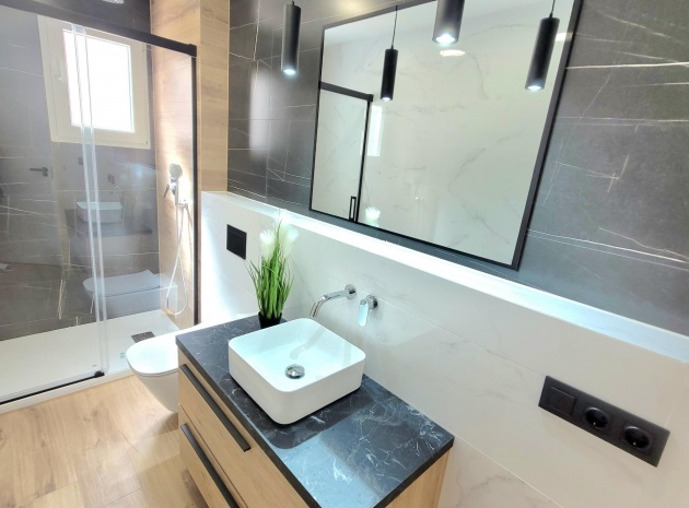 Resale - Apartment - Torrevieja - Beachside Torrevieja