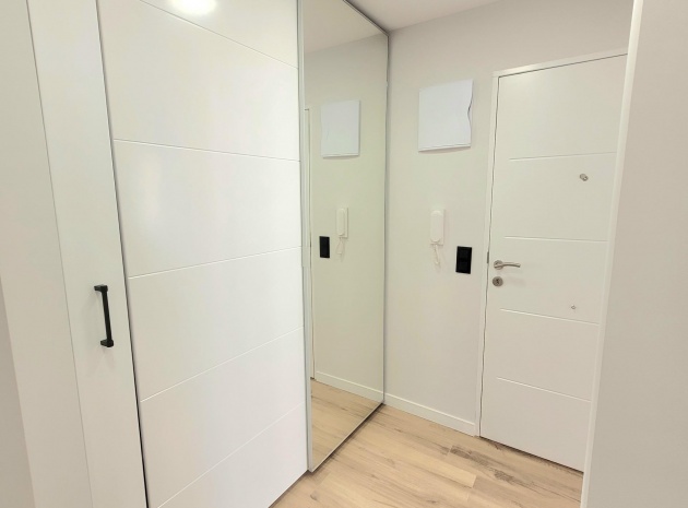 Resale - Apartment - Torrevieja - Beachside Torrevieja