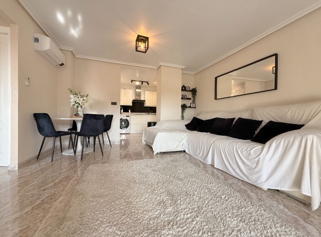 Resale - Apartment - Villamartin - bosque de las lomas