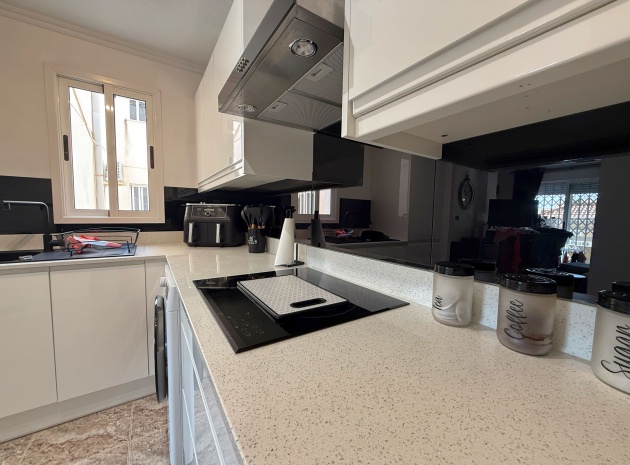Resale - Apartment - Villamartin - bosque de las lomas
