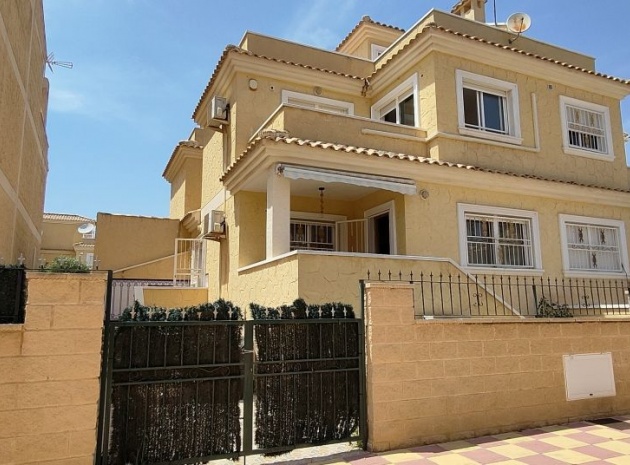 Resale - Townhouse - Los Altos - Mariblanca