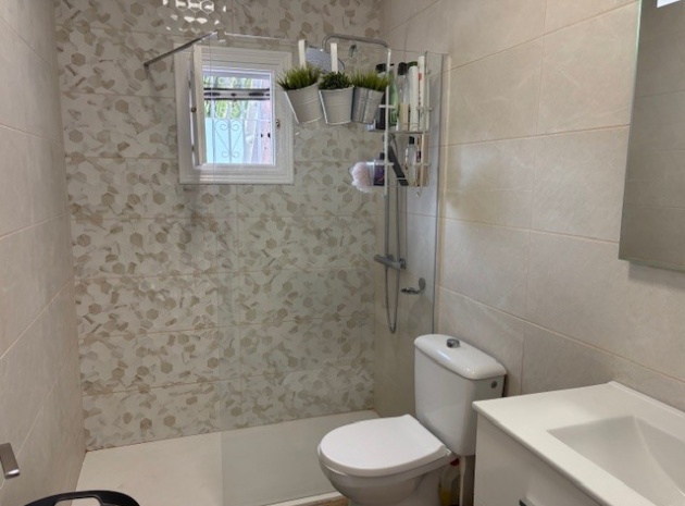 Resale - Villa - La Florida  - La Florida