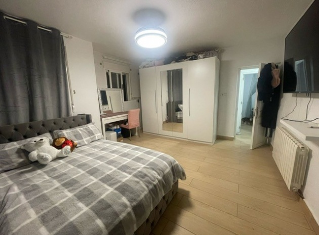 Resale - Villa - La Florida  - La Florida