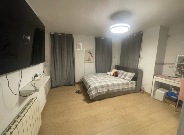 Resale - Villa - La Florida  - La Florida