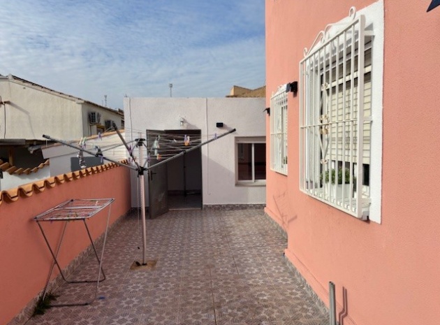 Resale - Villa - La Florida  - La Florida