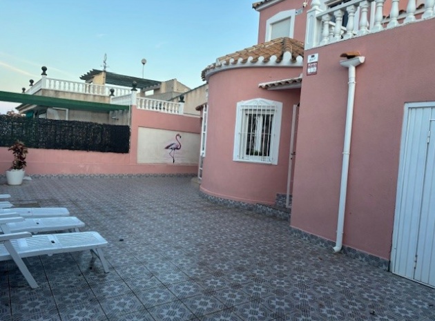 Resale - Villa - La Florida  - La Florida