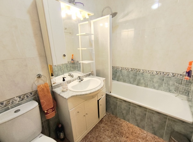 Resale - Apartment - Torrevieja - jardin del mar