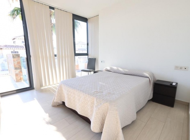 Återförsäljning - Villa - Cabo Roig - Lomas de Cabo Roig