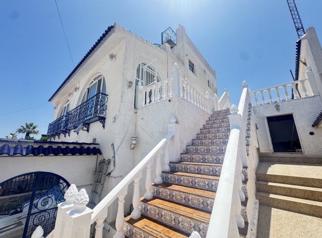 Resale - Townhouse - Villamartin - blue lagoon