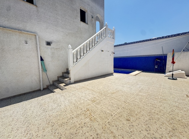 Resale - Townhouse - Villamartin - blue lagoon