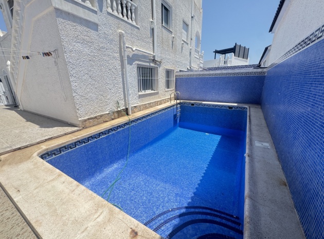 Resale - Townhouse - Villamartin - blue lagoon