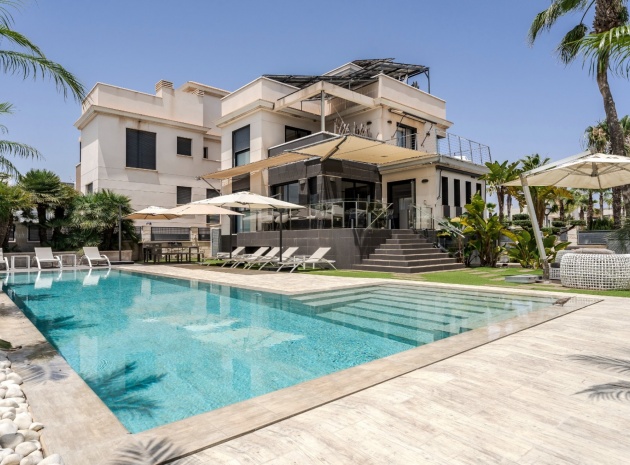 Resale - Villa - La Zenia