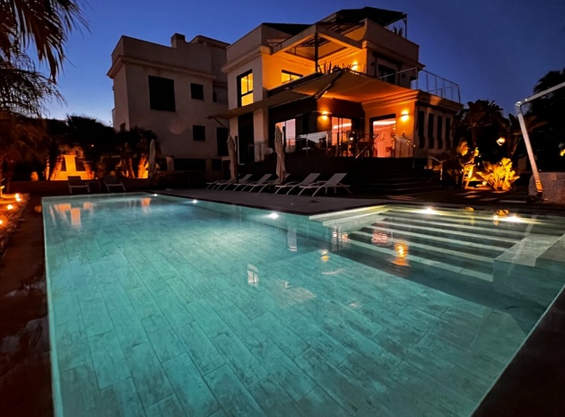 Resale - Villa - La Zenia