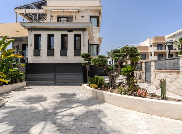 Resale - Villa - La Zenia