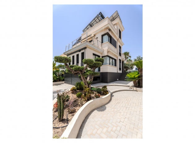 Resale - Villa - La Zenia