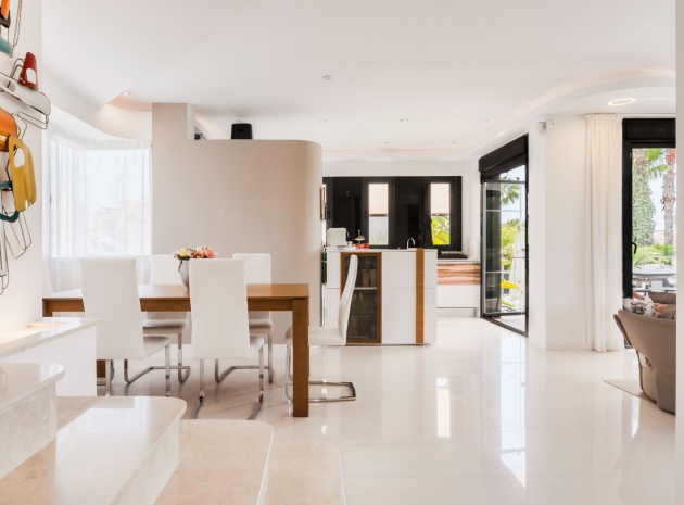 Resale - Villa - La Zenia