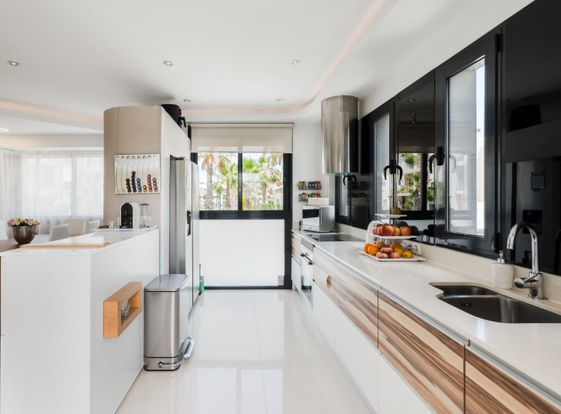 Resale - Villa - La Zenia