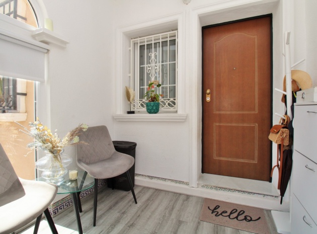 Resale - Townhouse - Villamartin - entre golf