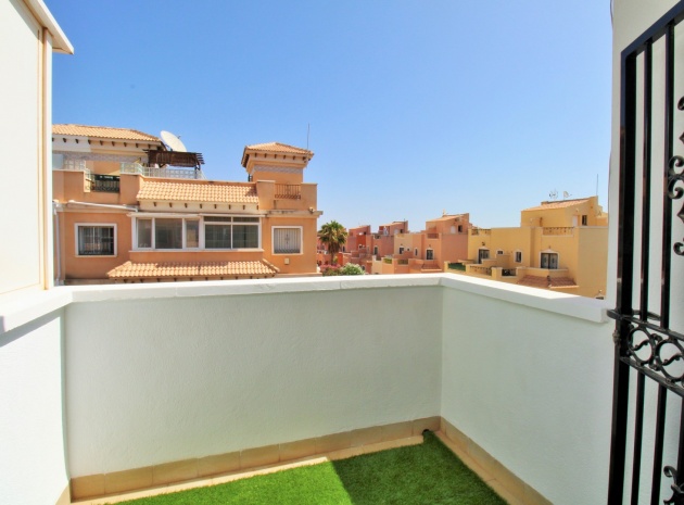 Resale - Townhouse - Villamartin - entre golf