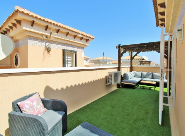 Resale - Townhouse - Villamartin - entre golf