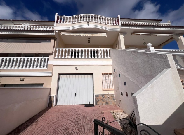 Resale - Townhouse - Ciudad Quesada