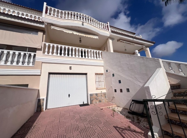 Resale - Townhouse - Ciudad Quesada