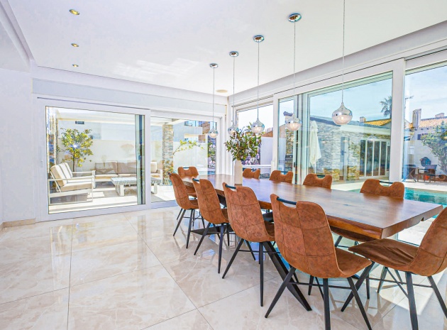 Resale - Villa - La Zenia