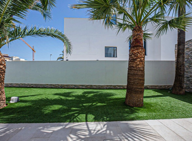 Resale - Villa - La Zenia