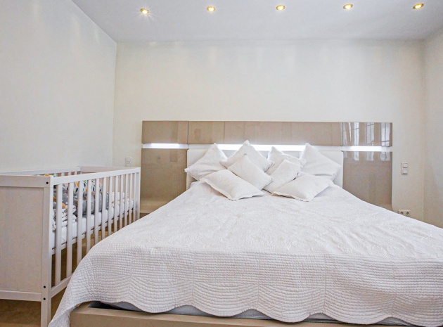 Resale - Villa - La Zenia